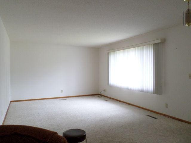 202 Kendall Ave S, Thief River Falls, MN 56701 - photo 11