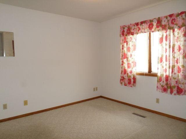 202 Kendall Ave S, Thief River Falls, MN 56701 - photo 14