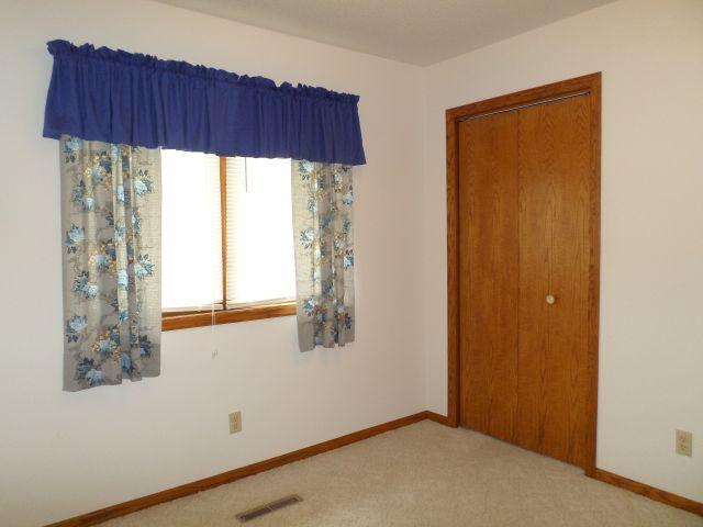 202 Kendall Ave S, Thief River Falls, MN 56701 - photo 24