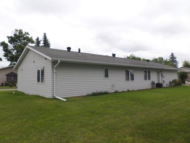 202 Kendall Ave S, Thief River Falls, MN 56701 - photo 38