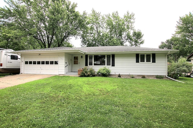 725 Southview Dr SW, Hutchinson, MN 55350 - photo 1