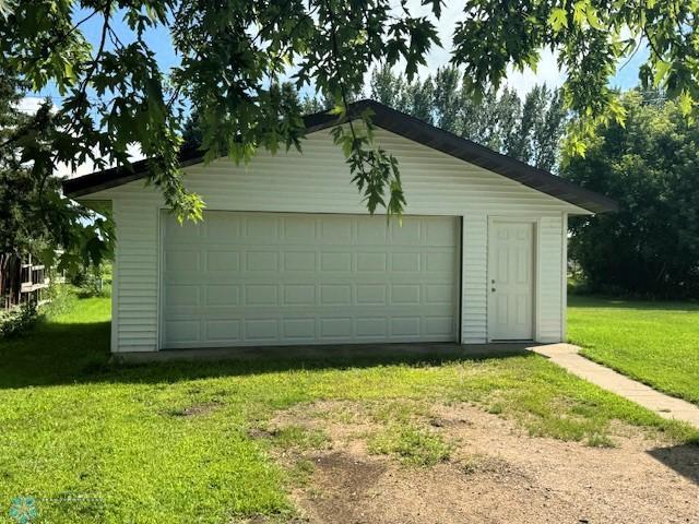 1310 Pleasant Ave, Waubun, MN 56589 - photo 3