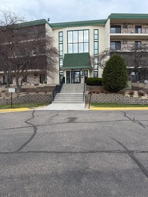 10411 Cedar Lake Rd Unit 301, Minnetonka, MN 55305 - photo 2