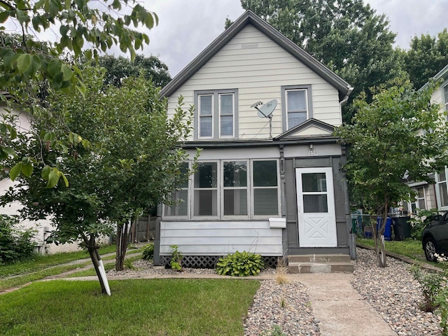 659 4th St E, Saint Paul, MN 55106 - photo 1