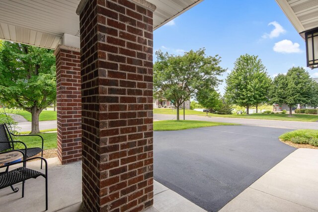 9902 Toledo Dr N, Brooklyn Park, MN 55443 - photo 4