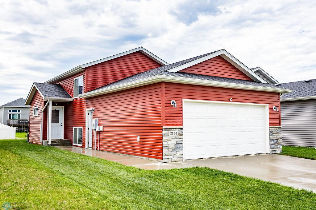 2124 Admiral Dr W, West Fargo, ND 58078 - photo 1