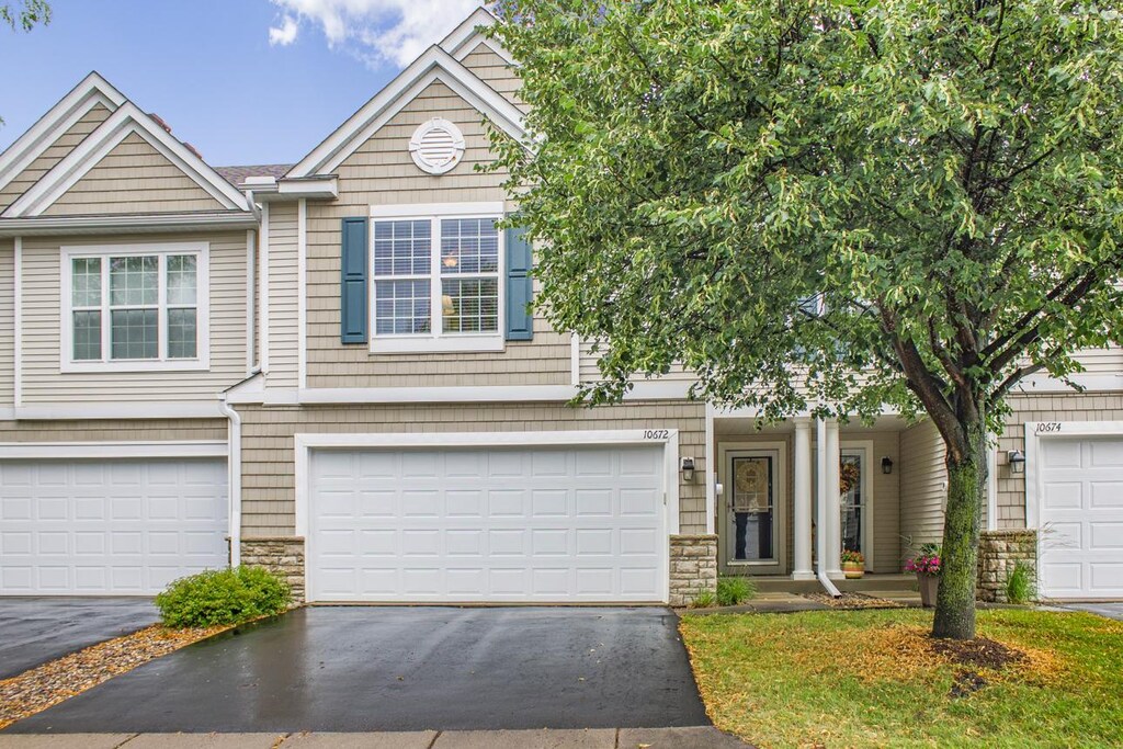 10672 Ironwood Ct, Woodbury, MN 55129 - photo 1