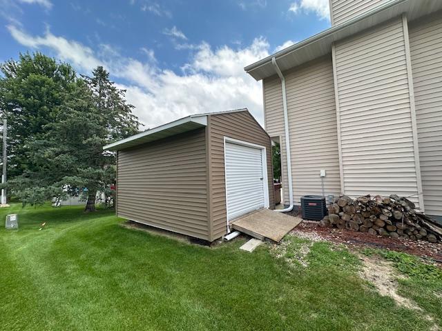 707 26th St SW, Austin, MN 55912 - photo 15