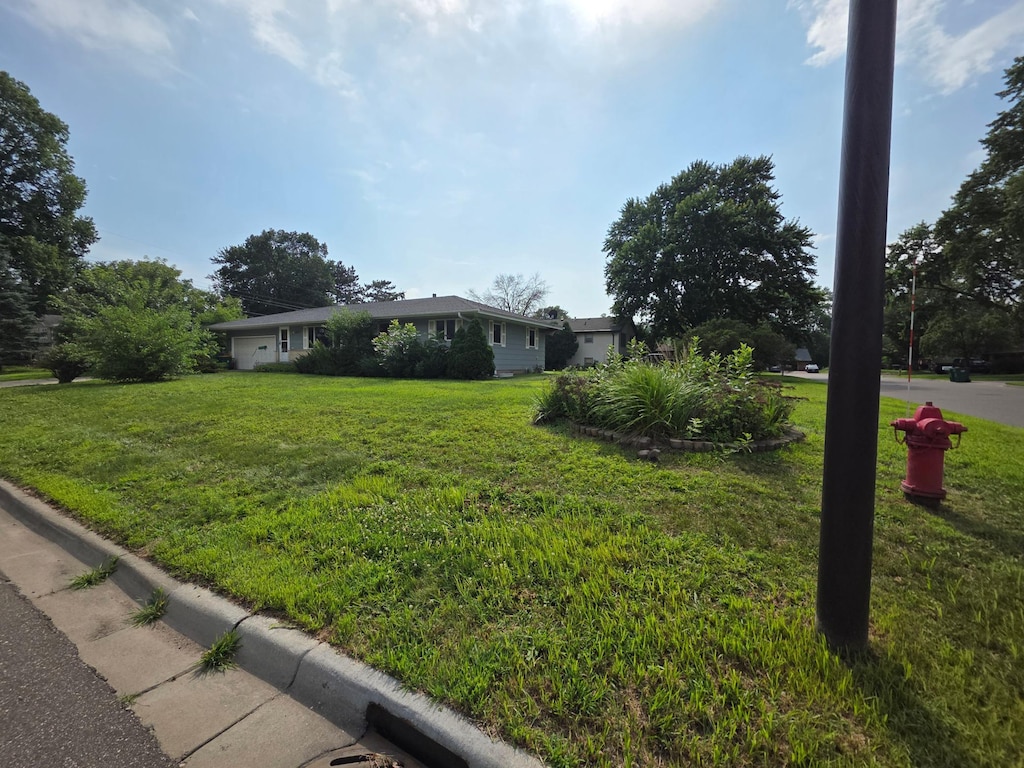8033 Georgia Ave N, Brooklyn Park, MN 55445 - photo 2