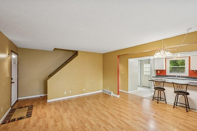 990 Omaban St, Saint Paul, MN 55106 - photo 4