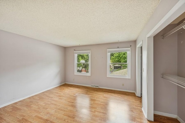 990 Omaban St, Saint Paul, MN 55106 - photo 18