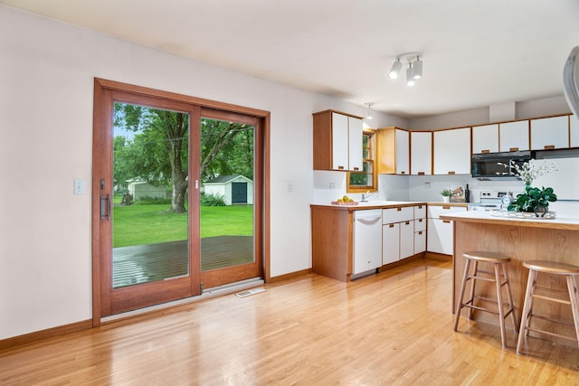8341 Ewing Rd, Bloomington, MN 55431 - photo 9