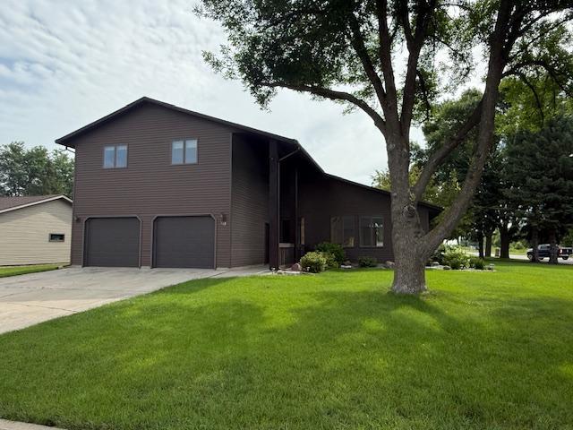517 Sunrise Blvd, Redwood Falls, MN 56283 - photo 2
