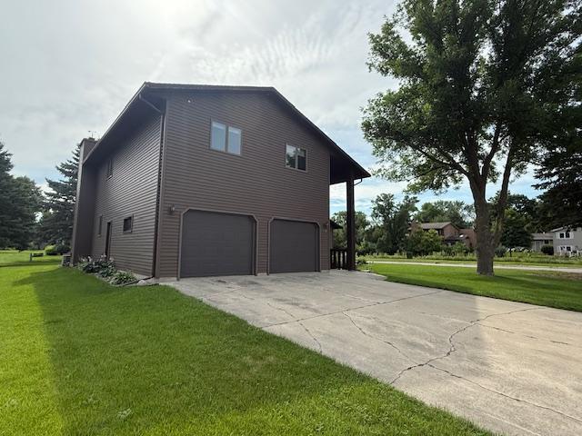 517 Sunrise Blvd, Redwood Falls, MN 56283 - photo 4
