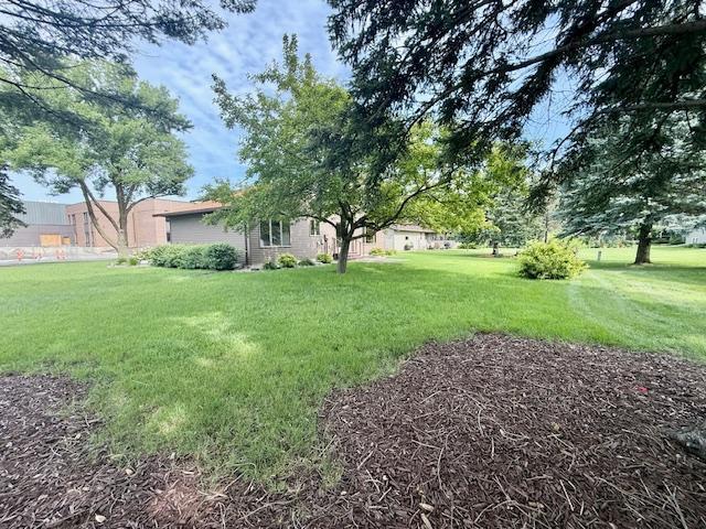 517 Sunrise Blvd, Redwood Falls, MN 56283 - photo 10
