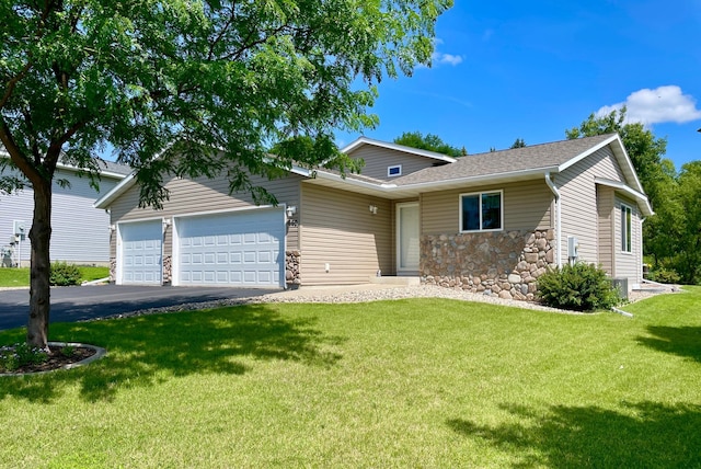 650 Texas Ave NW, Hutchinson, MN 55350 - photo 1