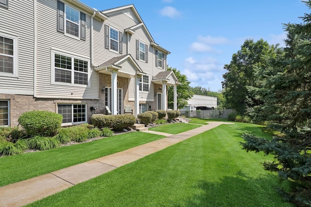 933 Ledgestone Dr, Mahtomedi, MN 55115 - photo 1
