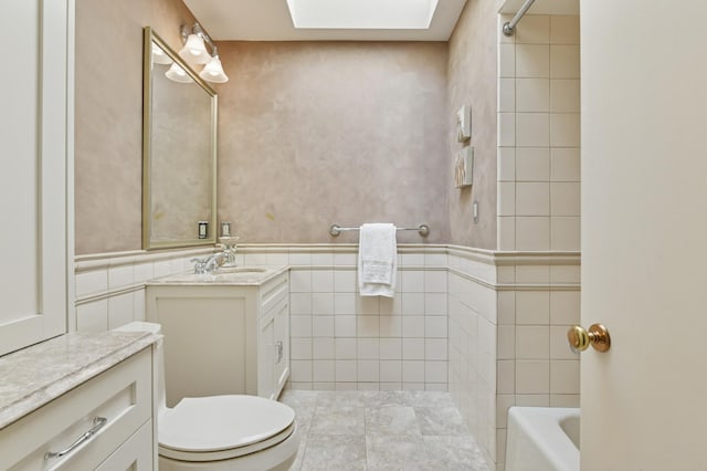 5517 Knoll Dr, Edina, MN 55436 - photo 32