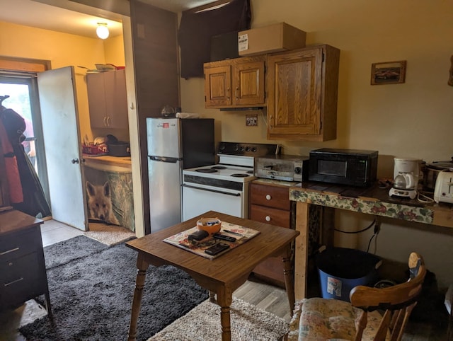 607 US Highway 8, Apple River Twp, WI 54001 - photo 5