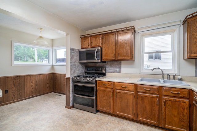 515 Riverside Ave, Crookston, MN 56716 - photo 2