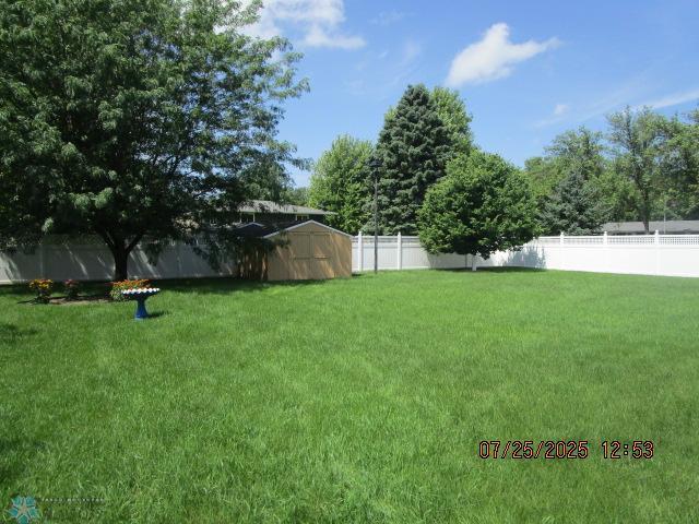 1029 Valley St, Wahpeton, ND 58075 - photo 3