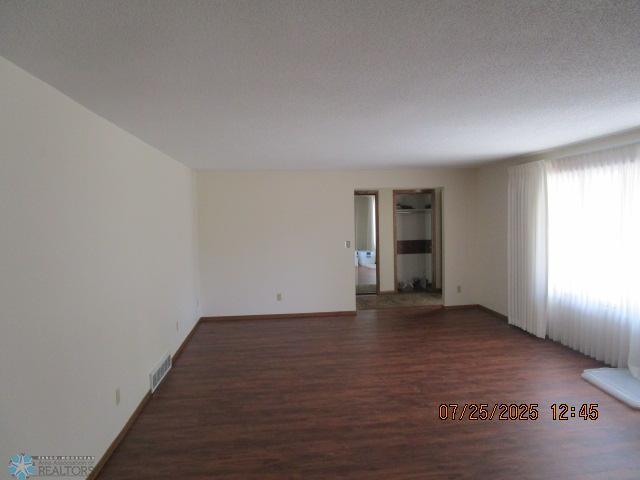 1029 Valley St, Wahpeton, ND 58075 - photo 9