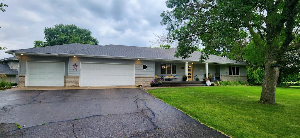 1710 Valley Ridge Trl S, Chanhassen, MN 55317 - photo 1