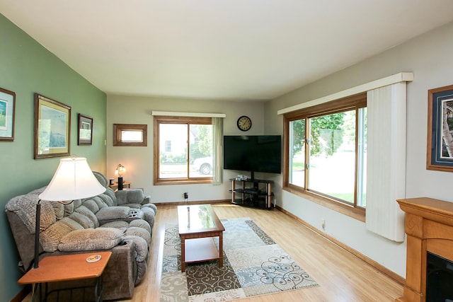 545 Grove St SW, Hutchinson, MN 55350 - photo 4