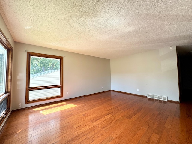 1477 6th St E, Saint Paul, MN 55106 - photo 9