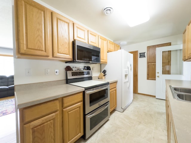 525 Maple Ln, Moorhead, MN 56560 - photo 4