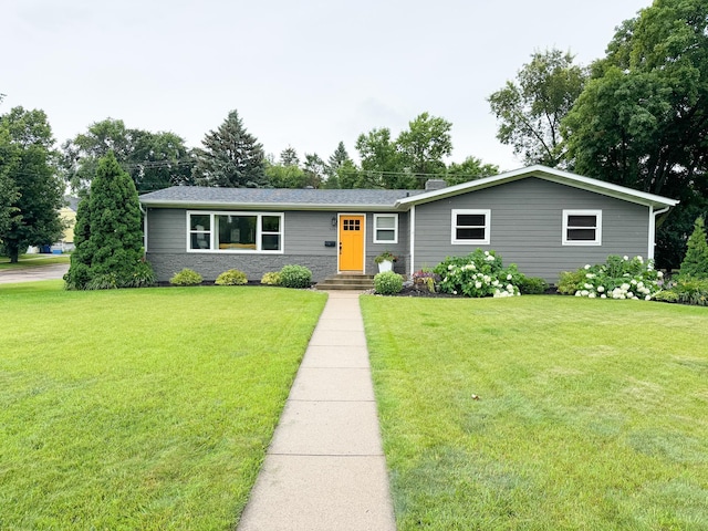 526 Bancroft Ave, Fergus Falls, MN 56537 - photo 1