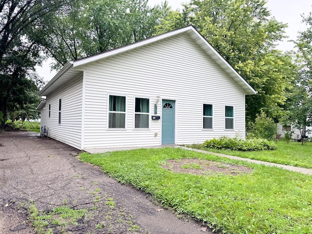 518 Maple Ave, Fergus Falls, MN 56537 - photo 1