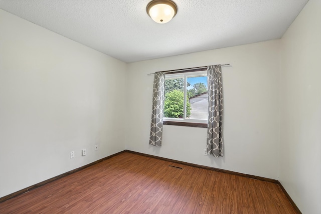 937 Hazelwood St, Saint Paul, MN 55106 - photo 11