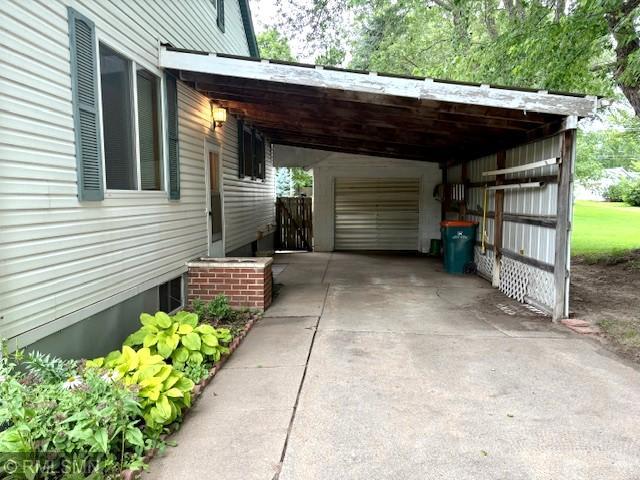 321 1st St SW, Long Prairie, MN 56347 - photo 3