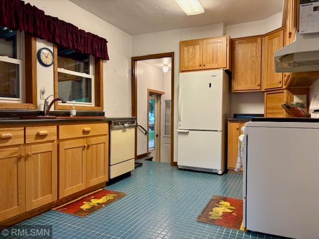 321 1st St SW, Long Prairie, MN 56347 - photo 9