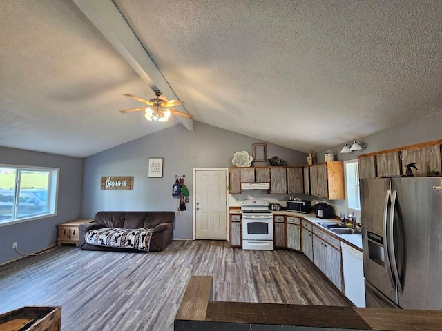 200 10th Ave SE, Pelican Rapids, MN 56572 - photo 3