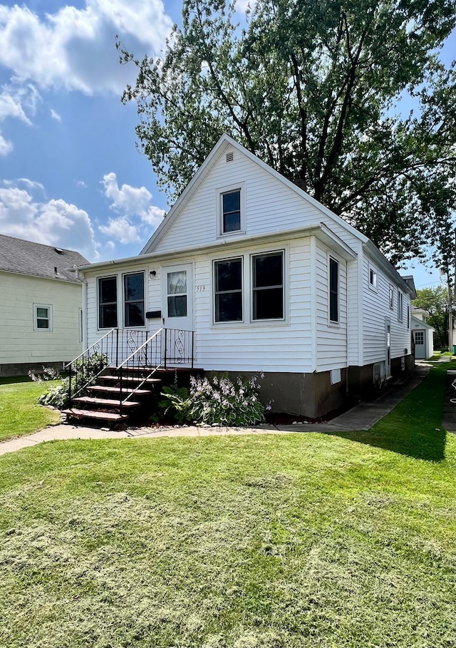 513 3rd St, Nashwauk, MN 55769 - photo 1