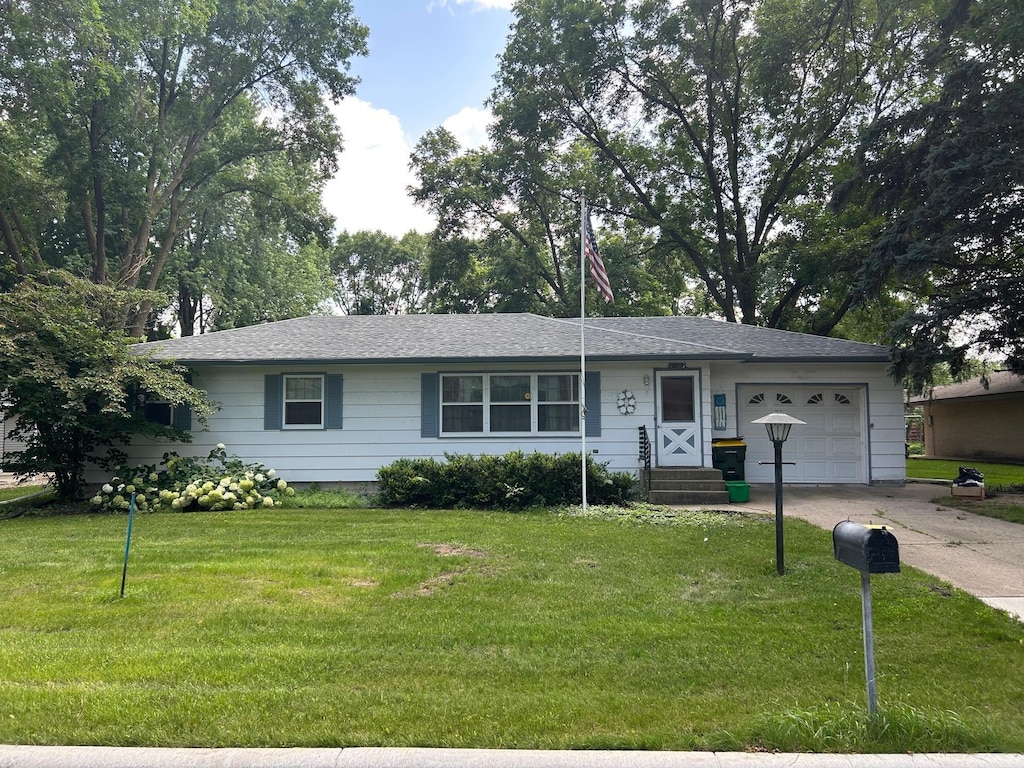 1463 Grace Ave SW, Willmar, MN 56201 - photo 1