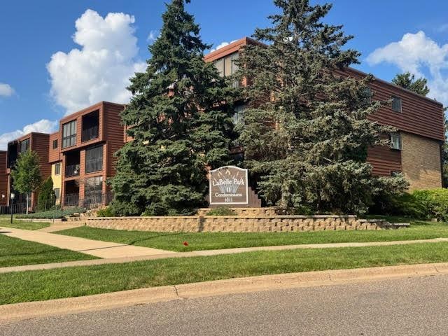 1011 41st Ave NE Unit 222, Columbia Heights, MN 55421 - photo 32