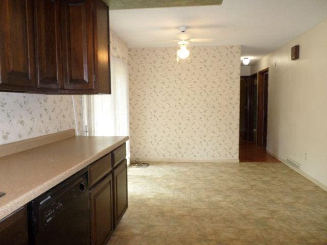 106 Circle Dr, Thief River Falls, MN 56701 - photo 4