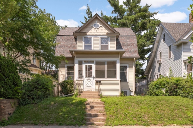 815 Edmund Ave W, Saint Paul, MN 55104 - photo 1