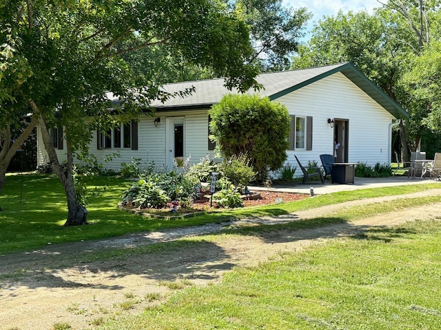 605 2nd St SE, Baudette, MN 56623 - photo 1