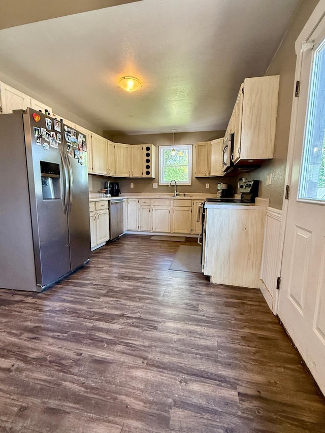 605 2nd St SE, Baudette, MN 56623 - photo 4
