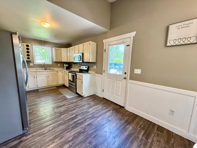 605 2nd St SE, Baudette, MN 56623 - photo 5