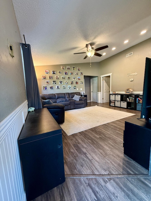 605 2nd St SE, Baudette, MN 56623 - photo 12