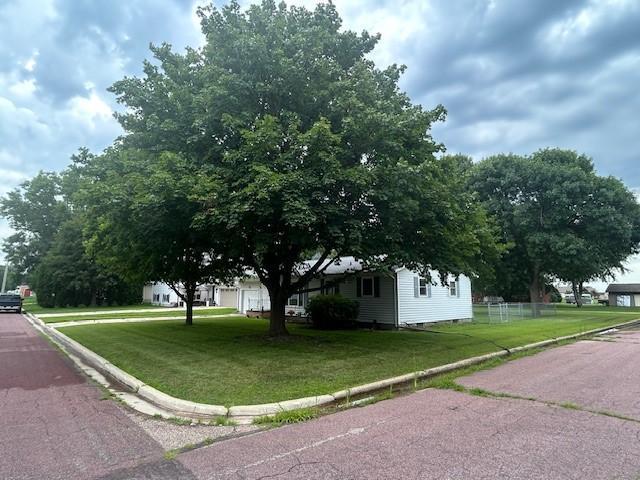 611 Elm Ave, Westbrook, MN 56183 - photo 2