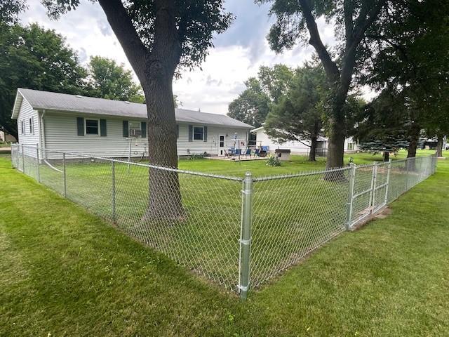 611 Elm Ave, Westbrook, MN 56183 - photo 4