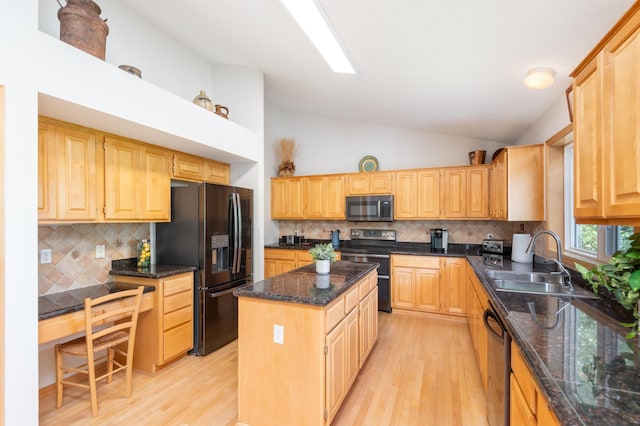 17712 Cascade Dr, Eden Prairie, MN 55347 - photo 3