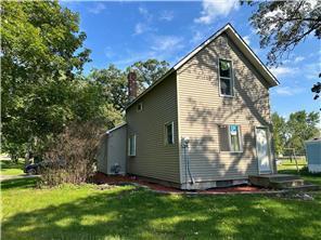 319 2nd St N, Sauk Centre, MN 56378 - photo 2