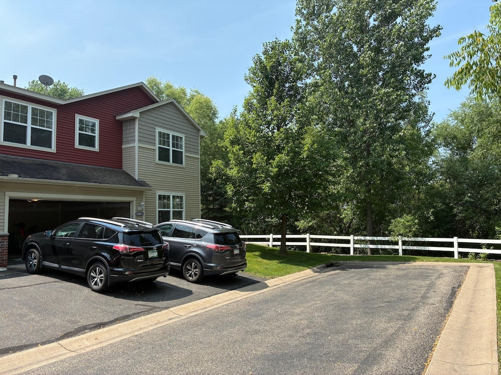 15588 Emerald Dr N Unit 8, Hugo, MN 55038 - photo 2